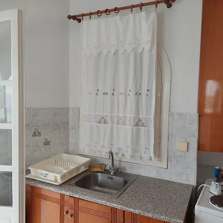 Akrotiri Cosy With Private Patio And Scenic View *
