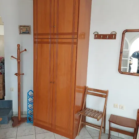 Daire Akrotiri Cosy With Private Patio And Scenic View *