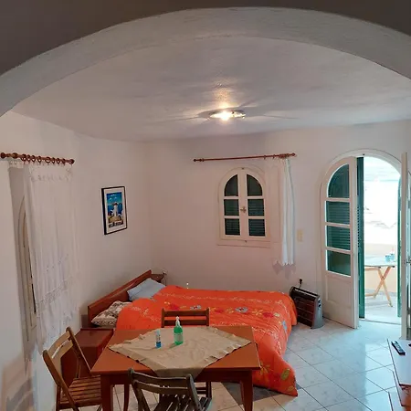 Akrotiri Cosy With Private Patio And Scenic View 公寓