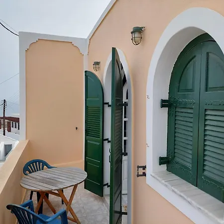 Akrotiri Cosy With Private Patio And Scenic View