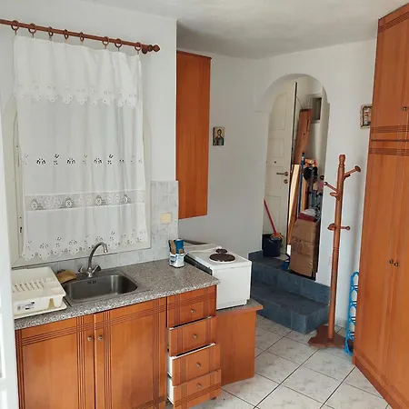 Akrotiri Cosy With Private Patio And Scenic View Apartamento *
